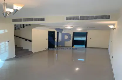 فيلا - 2 غرف نوم - 3 حمامات للايجار في المنطقة 8 - قرية هيدرا - أبوظبي