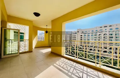 Apartment - 2 Bedrooms - 4 Bathrooms for sale in Al Tamr - Shoreline Apartments - Palm Jumeirah - Dubai