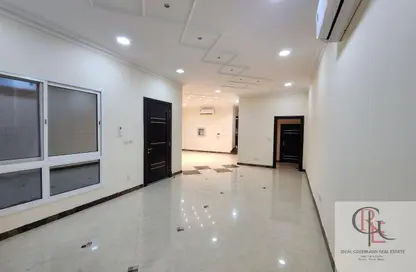 Apartment - 3 Bedrooms - 3 Bathrooms for rent in Shabiya 9 - Shabiya - Mussafah - Abu Dhabi