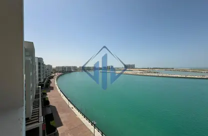 شقة - 2 غرف نوم - 3 حمامات للايجار في 18B البحيرة - لاجون - ميناء العرب - راس الخيمة - رأس الخيمة