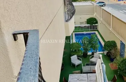 Villa - 5 Bedrooms - 6 Bathrooms for rent in Jumeirah 1 Villas - Jumeirah 1 - Jumeirah - Dubai