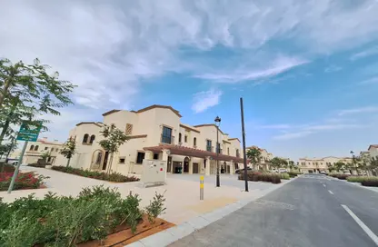 Townhouse - 3 Bedrooms - 4 Bathrooms for rent in Bloom Living - Zayed City (Khalifa City C) - Khalifa City - Abu Dhabi