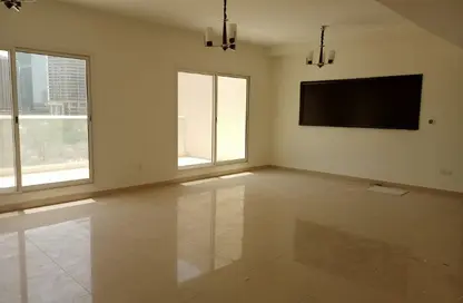 Apartment - 3 Bedrooms - 4 Bathrooms for rent in Royal JVC Building - Jumeirah Village Circle - Dubai