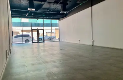 Shop - Studio for rent in The Curve - Al Quoz 3 - Al Quoz - Dubai