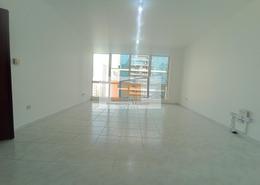 شقة - 2 غرف نوم - 4 حمامات للكراء في بناية فتوح الخير - شارع المطار - أبوظبي