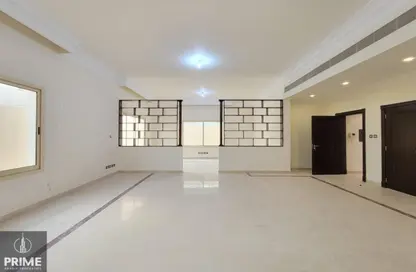 Villa - 4 Bedrooms - 7 Bathrooms for rent in Khalidiya Centre - Cornich Al Khalidiya - Al Khalidiya - Abu Dhabi
