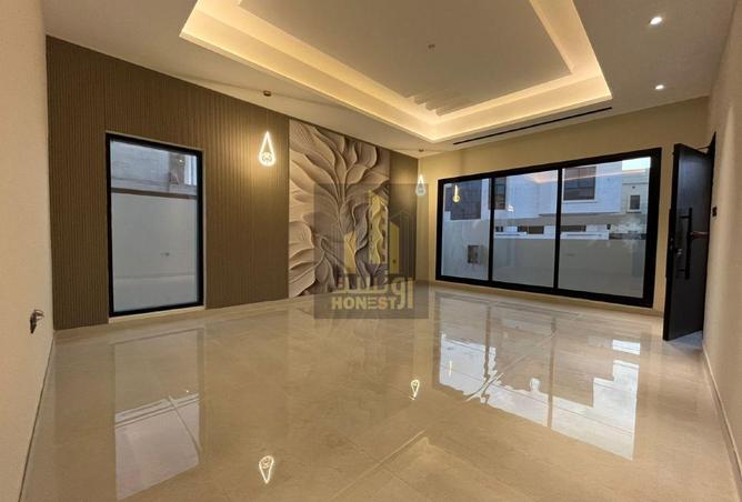 16012228 - Property Image 2