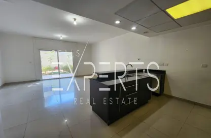 Villa - 2 Bedrooms - 3 Bathrooms for rent in Arabian Style - Al Reef Villas - Al Reef - Abu Dhabi