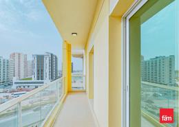 صورةشرفة لـ: شقة - 2 غرف نوم - 3 حمامات للكراء في شمس - كيو بوينت - دبي لاند - دبي, صورة 1