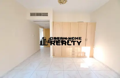 Apartment - 1 Bedroom - 2 Bathrooms for rent in Al Khan 9 building - Al Khan - Sharjah