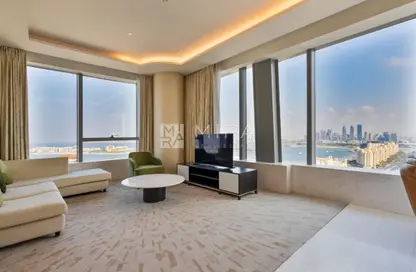Apartment - 1 Bedroom - 2 Bathrooms for sale in The Palm Tower - Palm Jumeirah - Dubai