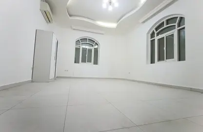 شقة - 1 حمام للايجار في مركز محمد بن زايد - مدينة محمد بن زايد - أبوظبي