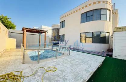 Villa - 5 Bedrooms - 6 Bathrooms for rent in Jumeirah 3 Villas - Jumeirah 3 - Jumeirah - Dubai