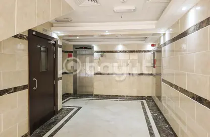 عمارة بالكامل - 8 غرف نوم - 8 حمامات للبيع في الروضة - عجمان