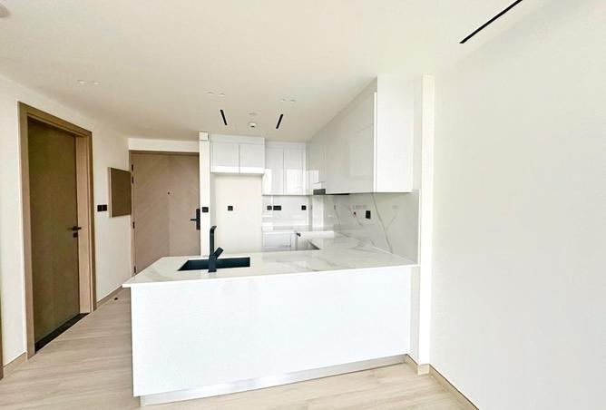 POOL VIEW | SPACIOUS UNIT | MODERN LIVING | VACANT