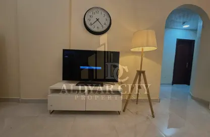 شقة - غرفة نوم - 2 حمامات للايجار في مساكن كورنيش عجمان - طريق كورنيش عجمان - عجمان
