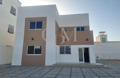 فيلا - 3 غرف نوم - 5 حمامات للبيع في مدينة الرياض - أبوظبي