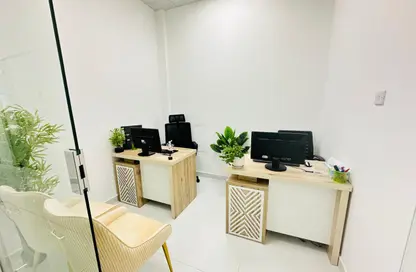 Office Space - Studio - 1 Bathroom for rent in Red Avenue - Al Garhoud - Dubai