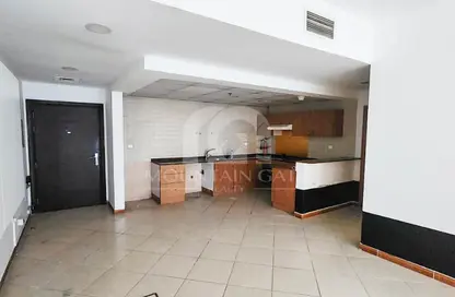 Kitchen image for: Apartment - 1 Bedroom - 2 Bathrooms for rent in Marina Diamond 4 - Marina Diamonds - Dubai Marina - Dubai, Image 1