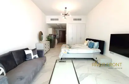 Apartment - Studio - 1 Bathroom for rent in Millennium Binghatti Residences - Business Bay - Dubai