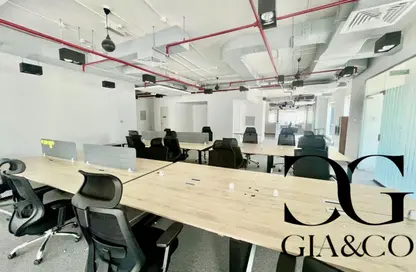 مكتب - استوديو - 4 حمامات للايجار في برج ريجال - الخليج التجاري - دبي