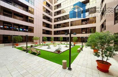 Apartment - 4 Bedrooms - 4 Bathrooms for rent in Golden Sands 9 - Mankhool - Bur Dubai - Dubai