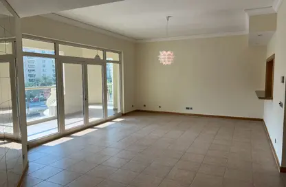 Apartment - 2 Bedrooms - 2 Bathrooms for rent in Al Sultana - Shoreline Apartments - Palm Jumeirah - Dubai
