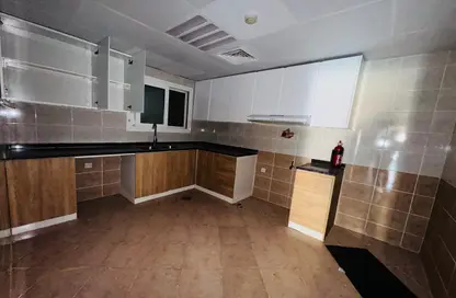 Apartment - 2 Bedrooms - 3 Bathrooms for rent in Al Mamzar - Sharjah - Sharjah