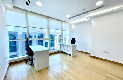 مكتب - استوديو - 2 حمامات للايجار في شارع حمدان - أبوظبي مكتب - استوديو - 2 حمامات للايجار في شارع حمدان - أبوظبي