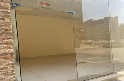 Shop - Studio - 1 Bathroom for rent in Al Naba'ah - Al Sharq - Sharjah