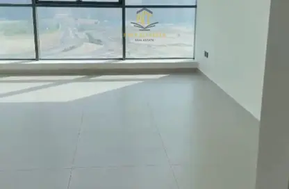 شقة - غرفة نوم - 2 حمامات للبيع في برج الممزر - الممزر - الشارقة - الشارقة