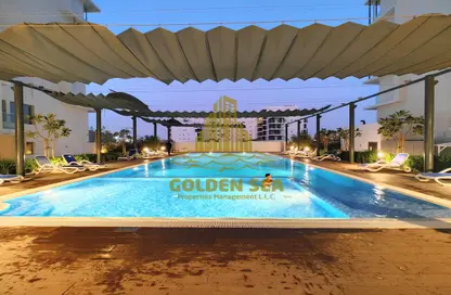 صورة لـ حوض سباحة شقة - 1 حمام للايجار في رويال بارك - مدينة مصدر - أبوظبي ، صورة رقم 1