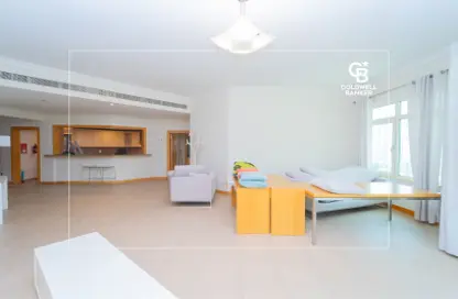 Apartment - 3 Bedrooms - 4 Bathrooms for rent in Al Das - Shoreline Apartments - Palm Jumeirah - Dubai