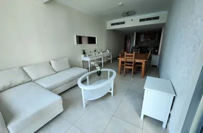 شقة - غرفة نوم - 1 حمام للايجار في جلوبال ليك فيو - (JLT) مجمع E - أبراج بحيرة الجميرا - دبي