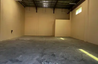 Warehouse - Studio - 1 Bathroom for rent in Umm Al Thuoob - Umm Al Quwain