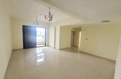 Apartment - 2 Bedrooms - 3 Bathrooms for rent in Muwaileh 29 Building - Muwaileh - Sharjah