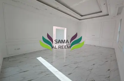 Villa - 4 Bedrooms - 4 Bathrooms for rent in Jumeirah 1 Villas - Jumeirah 1 - Jumeirah - Dubai