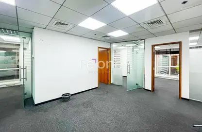Office Space - Studio - 1 Bathroom for rent in Fairmont Hotel - Sheikh Zayed Road - Dubai