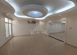صورةاستقبال / بهو لـ: فيلا - 4 غرف نوم - 5 حمامات للكراء في شارع النجدة - أبوظبي, صورة 1