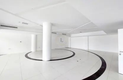Shop - Studio - 1 Bathroom for rent in Hai Al Qalaa - Al Jaheli - Al Ain