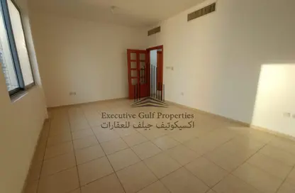 Apartment - 2 Bedrooms - 2 Bathrooms for rent in Hamdan Street - Abu Dhabi