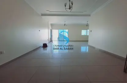 شقة - 3 غرف نوم - 4 حمامات للايجار في شارع 64 ​ - النهدة - الشارقة