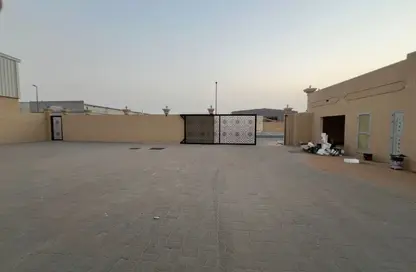 عمارة بالكامل - استوديو - 2 حمامات للايجار في الصجعة الصناعية - الصجعة - الشارقة عمارة بالكامل - استوديو - 2 حمامات للايجار في الصجعة الصناعية - الصجعة - الشارقة