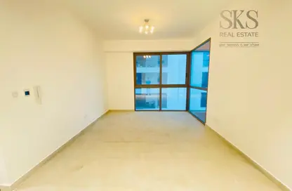 شقة - غرفة نوم - 2 حمامات للايجار في برج إس بي أو - البرشاء 1 - البرشاء - دبي