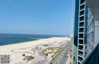شقة - 2 غرف نوم - 3 حمامات للبيع في مساكن كورنيش عجمان - طريق كورنيش عجمان - عجمان