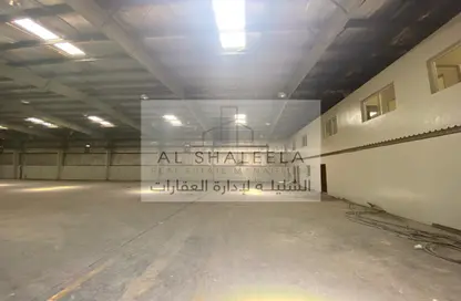 Parking image for: Warehouse - Studio - 4 Bathrooms for rent in M-1 - Mussafah Industrial Area - Mussafah - Abu Dhabi, Image 1
