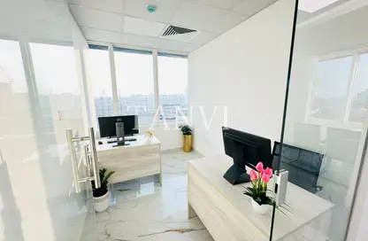 مكتب - استوديو - 1 حمام للايجار في فاطمه محمد احمد بن سليمان - الرفاعة - بر دبي - دبي