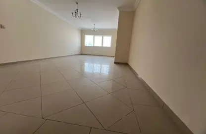 Apartment - 3 Bedrooms - 4 Bathrooms for rent in Al Taawoon Tower 1 - Al Taawoon Towers - Al Khan - Sharjah