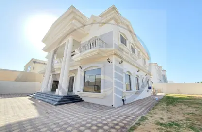 Villa - 5 Bedrooms for sale in Al Ghafeyah area - Sharjah