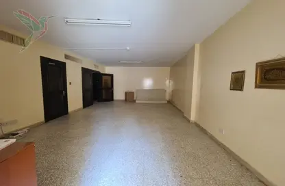 Apartment - 2 Bedrooms - 2 Bathrooms for rent in Hai Al Humaira - Central District - Al Ain